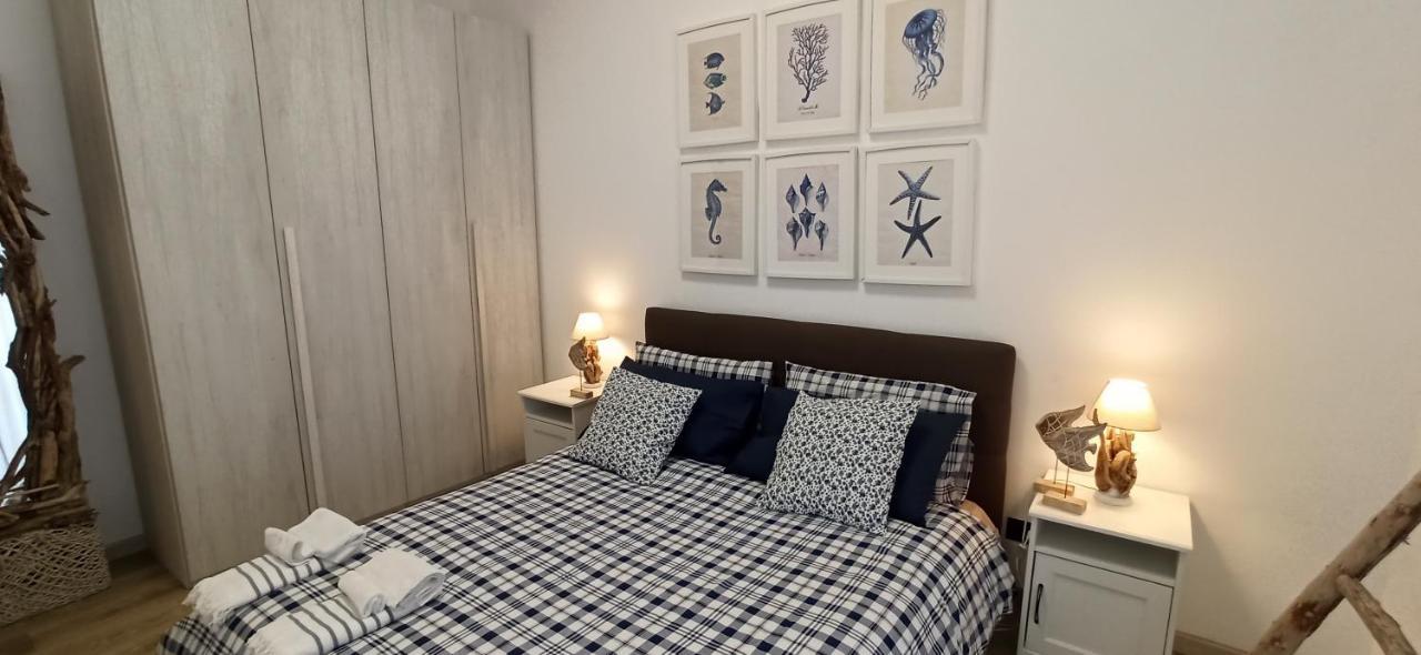 Casa Fronte Del Porto Apartman Bari Kültér fotó